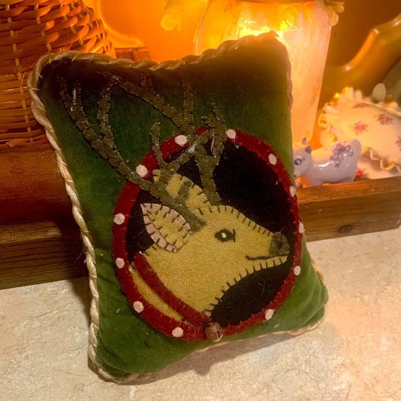 Weighted Door Stop Winter ReinDeer Christmas Pillow. - Picture 1 of 6